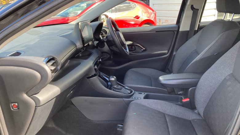 Toyota Yaris 1.5 Hybrid Design 5dr CVT Hybrid Hatchback